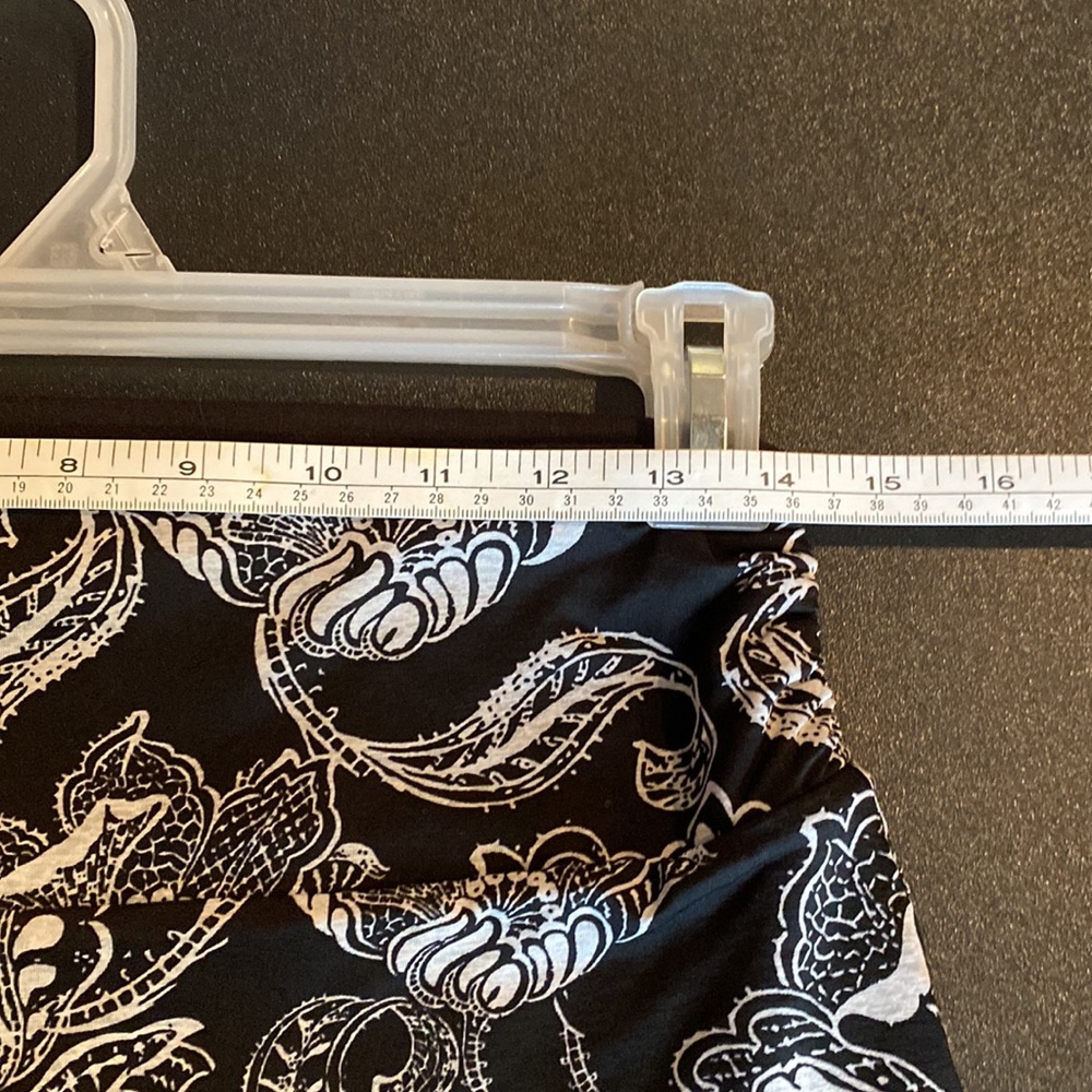 Black and white /black reversible skirt - Picture 8 of 9